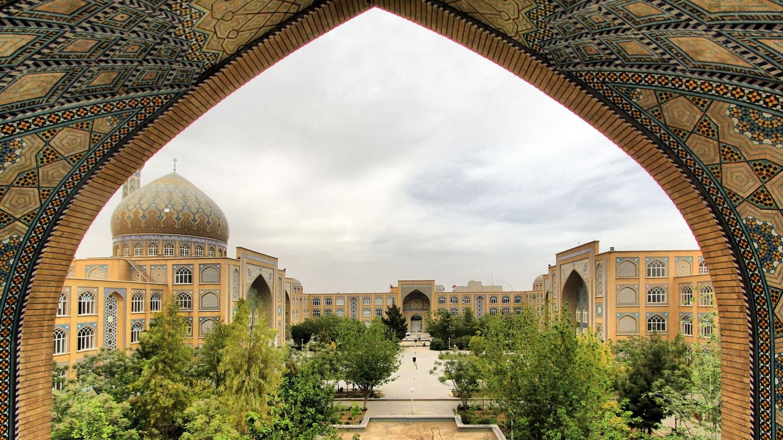 İran'da Üniversite Okumak: Beklenmedik Avantajlar ve Kültürel Bir Deneyim