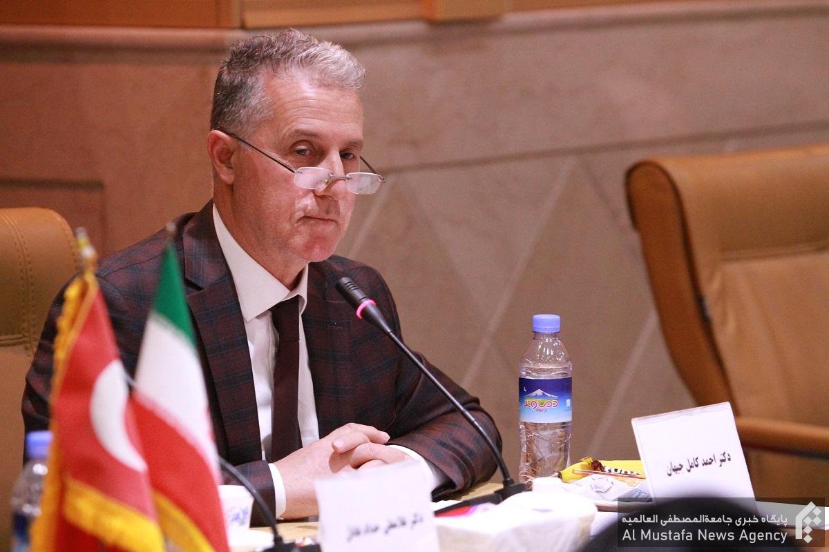 Dr. Cihan: “Molla Sadrâ’ya göre ilim ve kemâller, varlığın Yaratıcısıyla asli bir uyum içindedir.”